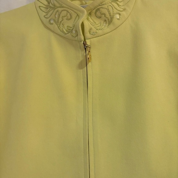 ST. JOHN PANTS SUIT YELLOW SIZE LARGE EXCELLENT CONDITION - Picture 6 of 15